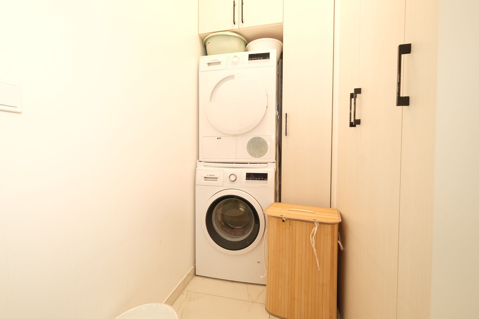 Laundry room — Before