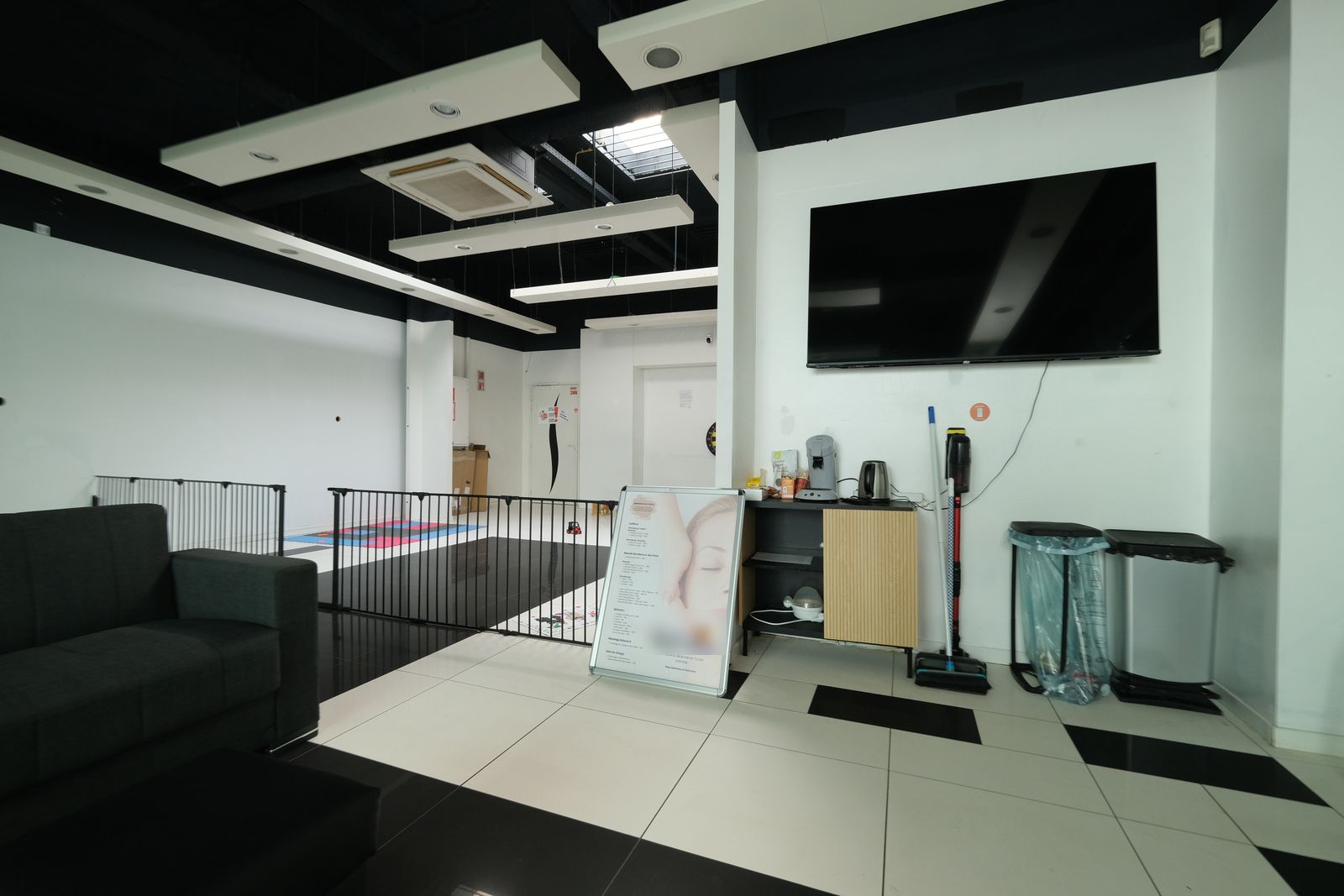 Lounge — Before